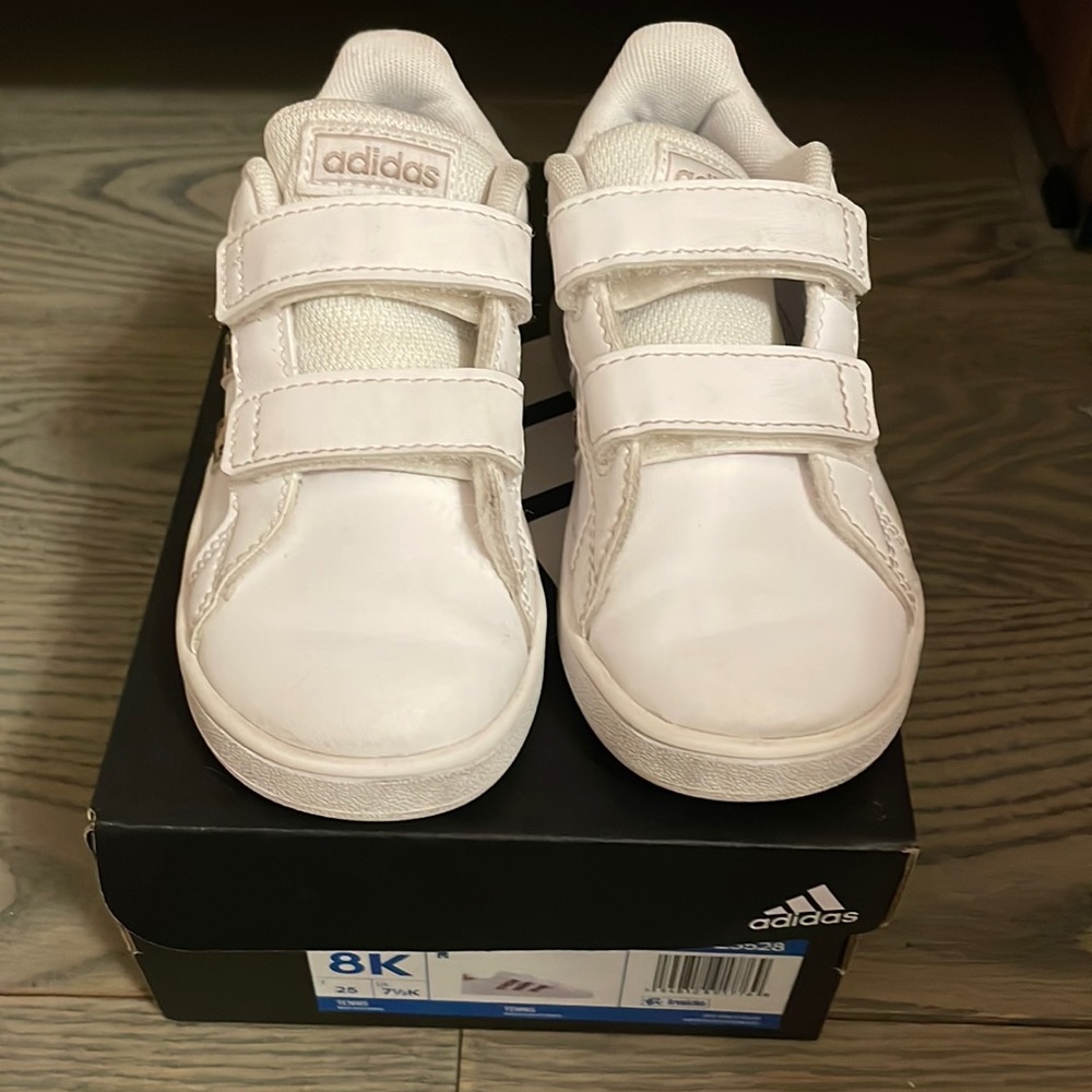 Adidas grand court sneakers